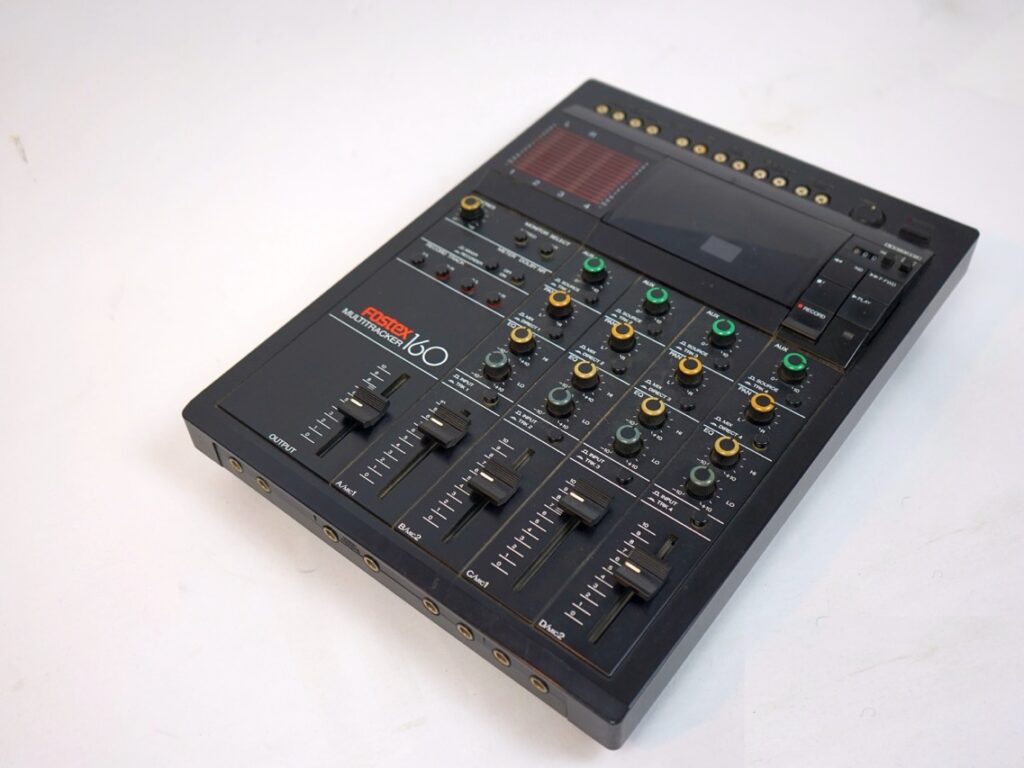 Das Fostex 160 verfügt dank Dolby C und doppelter Bandgeschwindigkeit über eine bessere Audioqualität als der X-15.